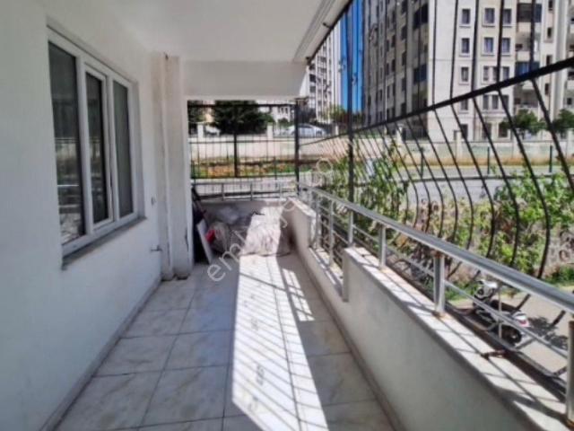 Liv Hospital Arkasında Satılık 2+1 Daire