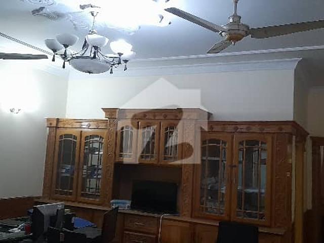 Livable 60x90 Triple Storey House Near Park For Sale