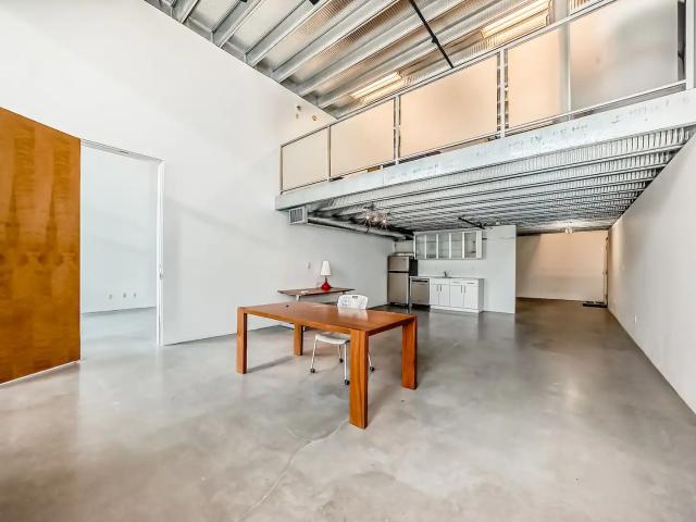 Live and work in this downtown loft!
