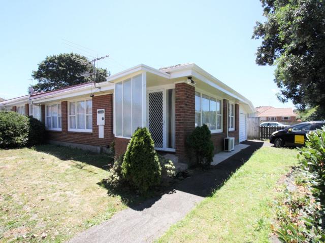 Live in the heart of Onehunga