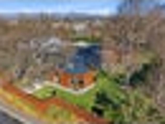 Live Large in Architectural Style!