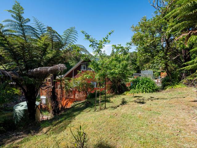 Live While You Build at Lake Tarawera