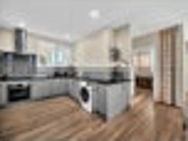 Live, Work & Add Cash Flow in a Prime Howick