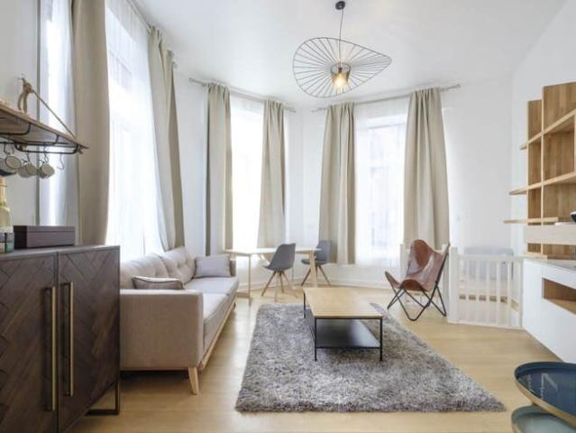 LIVE & WORK – Furnished apartment with independent office