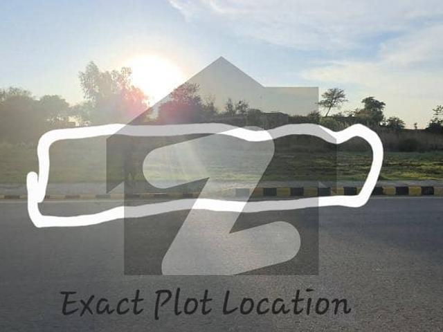 Living Area 1 Kanal Plot For Sale Block Q