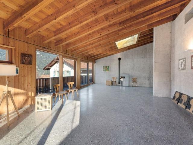 Living between tradition and modern architecture