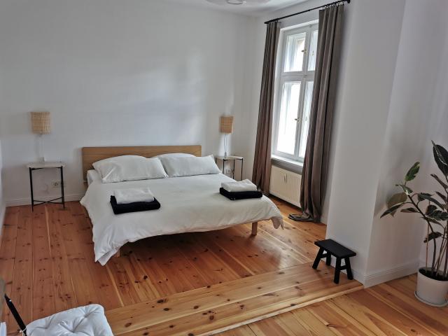 Living exclusivly in a 3 room apartment directly on the „Heiliger See“