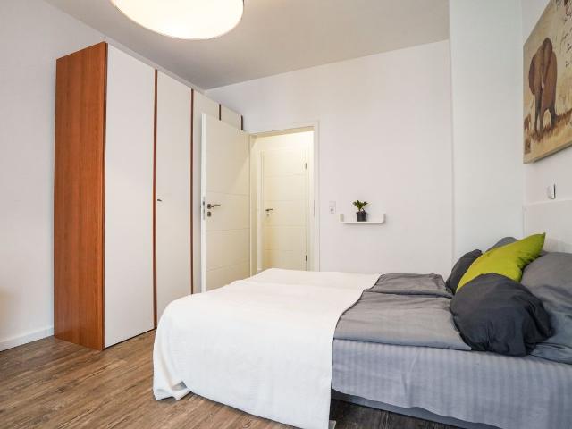 Living in the middle of the Belgian Quarter fully furnished 2 room apartment, Koln Amsterdam Apartments for Rent
