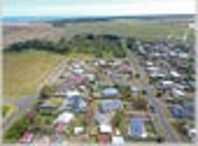 Living It Large In Tangimoana!