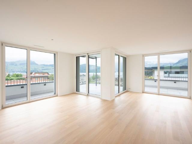 Living with a view – 4.5 room attic apartment in the owner’s standard