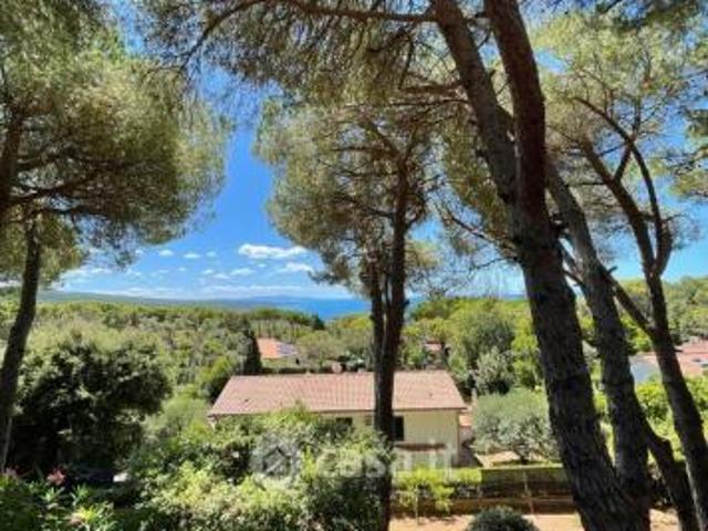 Livorno vendesi villa 6 vani 290 Mq
