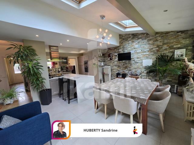 Livry Gargan, secteur Jacob grande maison de 220 m2 idéal ar. 220m² Livry Gargan