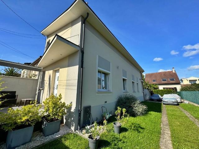 Livry Gargan Vauban F5/6 de 120 m²