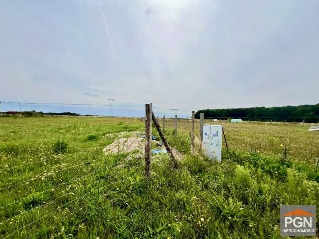 Działka budowlana 1158 m2 z wodą i szambem, ogrodzona