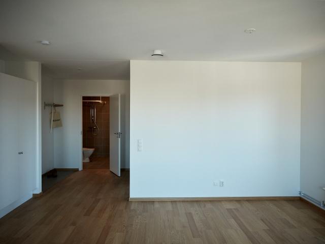 Ljus och modern lägenhet med balkong i två väderst 58 m² 9 920 kr