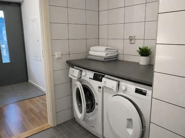 Ljus 2 rok med balkong nära service och handel 51 m² 9 459 kr