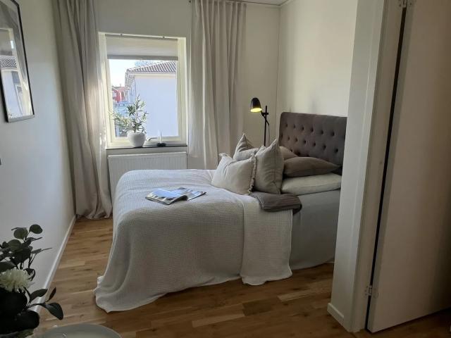 Ljus 4 rok på markplan med uteplats i centrala Kri 90 m² 14 097 kr