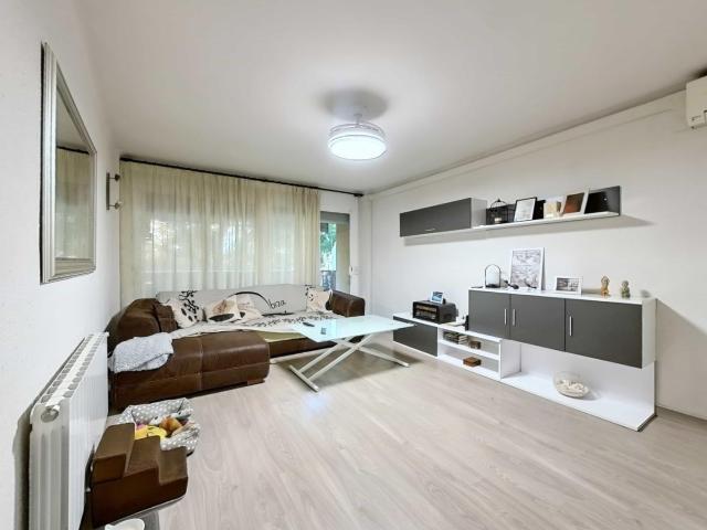 Lo tiene todo: en Av Generalitat, 117 metros, 4 habitaciones, exterior con ascensor