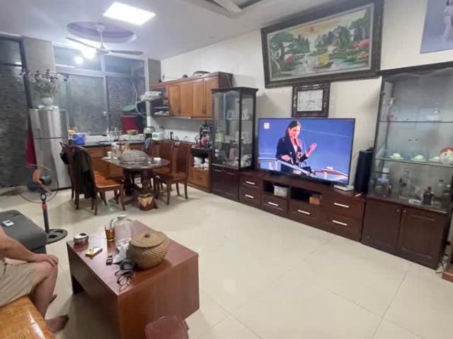 Lô góc cầu diễn kinh doanh sầm uất 59m2 x 3 tầng 9.5 tỷ ô tô đỗ cửa