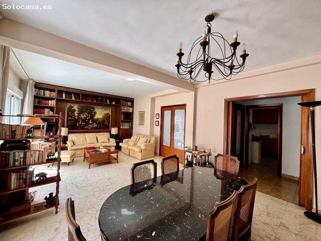 ¡ Lo que estaba esperando ! Gran vivienda de 198 m2 en el centro de Gandia con amplio balcón y gara