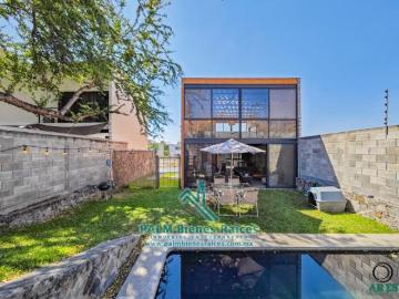 LOMAS AIYANA – CASA TIPO LOFT INDUSTRIAL ALBERCA CLIMATIZADA Y JARDIN PROPIOS