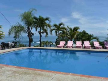 Lomas de Ballenita, casa Agua Clara, cuenta con 3 pisos, vistar al mar, piscina, suite aparte y exclusivamente diseñada de forma artística