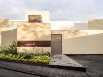 LOMAS DE BEZARES, MODERNA RESIDENCIA EN CONDOMINIO, VIGILANCIA,1276 M2 C Y 756 TERRENO