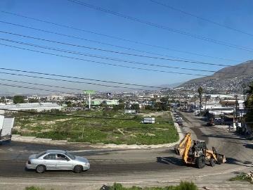 Lomas de la presa Terreno con uso mixto