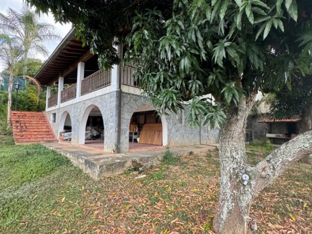 Lomas de las mercedes para Reformar Casa en Venta