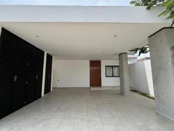 LOMAS DEL DORADO, Casa en VENTA con recámara en PLANTA BAJA, área de TV y estudio, IV