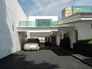 Lomas del Valle, espectacular casa de lujo en Venta! Con antro, y alberca