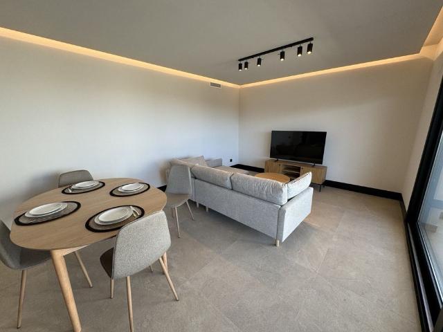 LONG TERM RENT 3 bedroom apartment in the Marbella Lake urbanisation