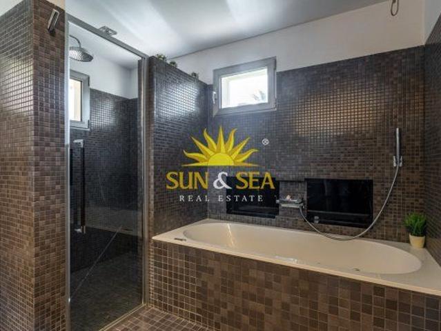Long term rental, Luxury house with 5 bedrooms in Los Balcones Los Altos del Edén, Torrevieja Alicante