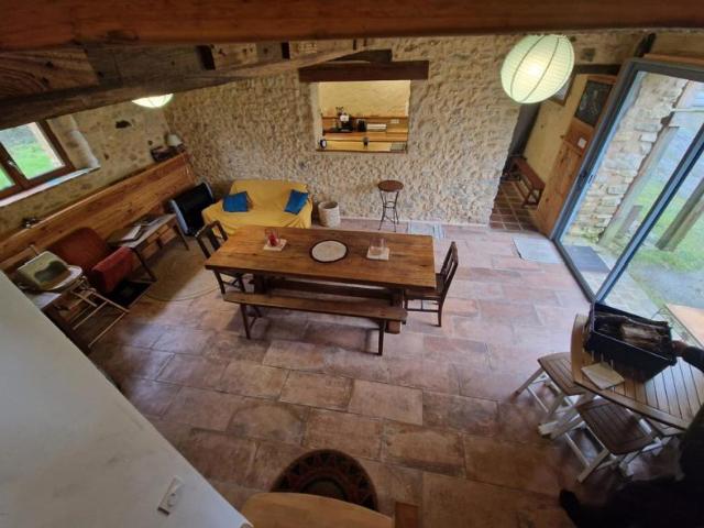 Longére au calme à Chevillé comprenant une maison d'habitation de 137 m2 avec 3 chambres et un Gîte d'accueil pour 6 personnes