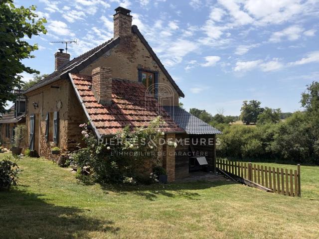 LONGERE AUTHENTIQUE AVEC VUE SUR LA CAMPAGNE BERRICHONNE