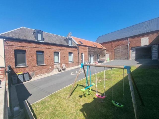 Longère avec grange, DPE C, 4 chambres dont 1 suite, jardin