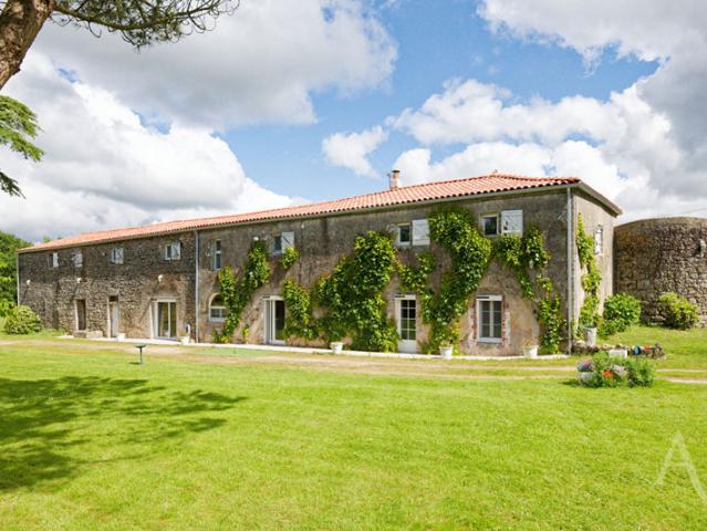 Longère à vendre Beaufou