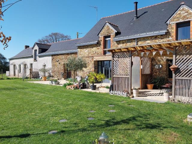 LONGERE BELLE PROPRIETE FORT POTENTIEL