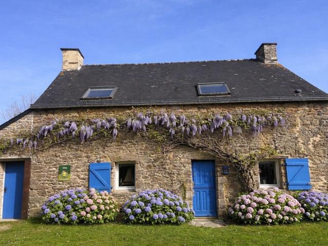 Longère bretonne en pierre à vendre à Sarzeau – 800 m plage Landrezac – 4 chambres – Gîte possible Au calme