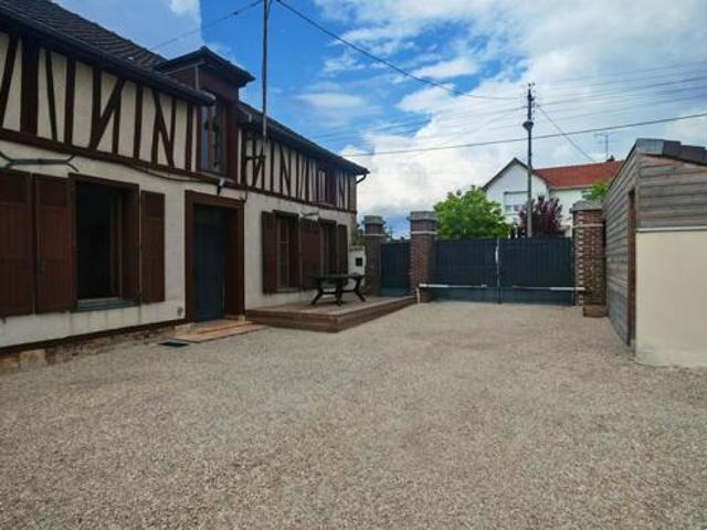Longère champenoise entièrement rénovée à Saint André Les Ve