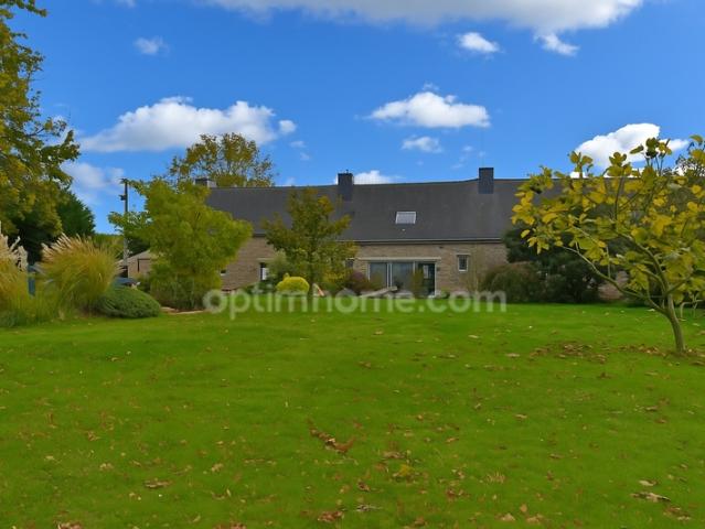 Longère du XIXème siècle à vendre 7 pièces GUEGON 56 sur vaste terrain paysagé