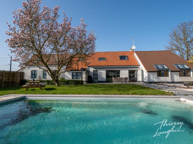 LONGÈRE D’EXCEPTION DE 210 m2 SUR 1 980 m2