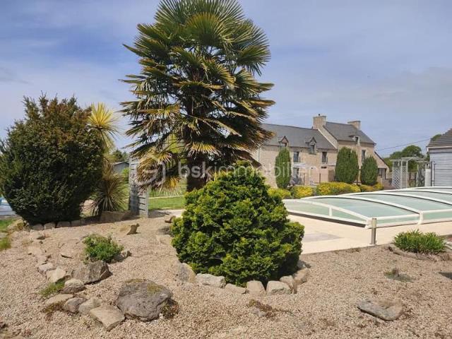 Propriété de caractère avec gîtes, piscine et 7 362 m² de terrain – Secteur Dinan