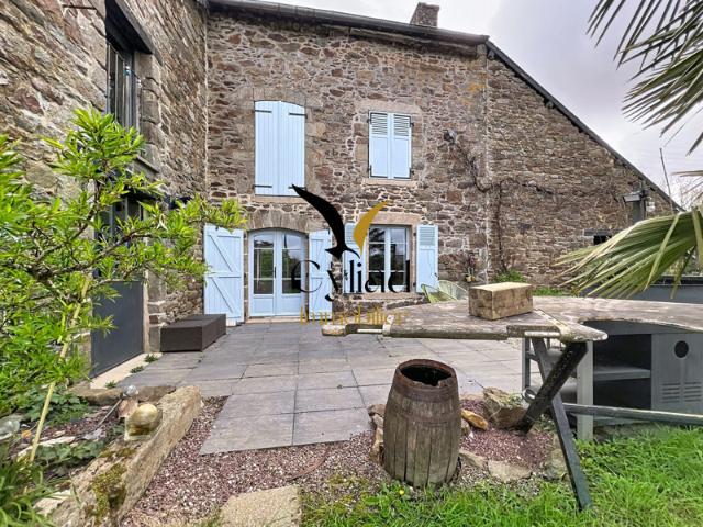 Longère de caractère rénovée avec jardin arboré