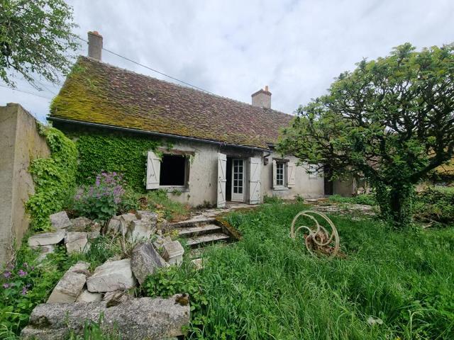 LONGERE DE CENTRE VILLE 3 PIECES ET UN TERRAIN CONSTRUCTIBLE
