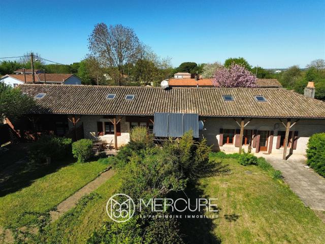 Longère de charme avec gîtes 224m² Lezay