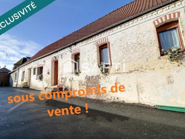 Longère de 140 m2 habitables, 4 chambres, habitables en plain pied, cour de stationnement et jardin clos avec dépendance