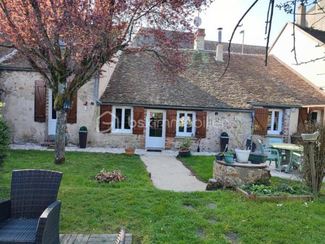 Longère de 136 m² avec grange, cour et jardin de 824 m²