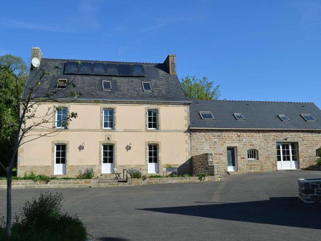Longère et corps de ferme 17 pièces Plogonnec 29