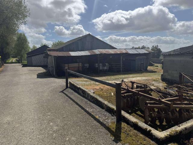 Longère et corps de ferme 2 pièces Uzel 22